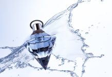 Dlaczego warto kupować perfumy z hurtowni? perfumy damskie