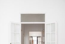 Jak odnowić wewnętrzne drzwi drewniane