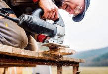 Jakie drewno wybrać budując dom z bali?