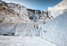 Marmur Carrara – poznaj najpopularniejszy kamień naturalny na świecie marmur carrara