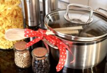 Jak odróżnić garnek aluminiowy od stalowego?