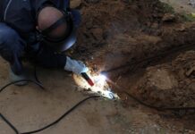 Czym różni się uziemienie od zerowania?