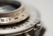 Jak wyciąć otwór w panelach?